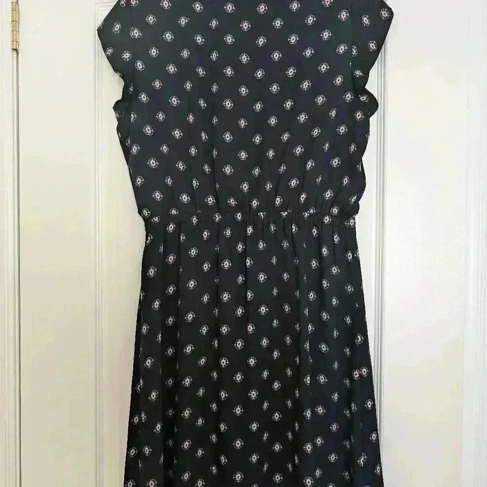 Reitmans size Medium  navy dress with pattern - Picture 6 of 6
